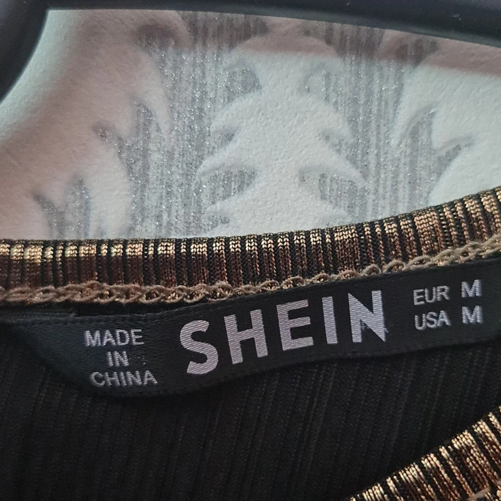 dress. - Picture 3 of 10